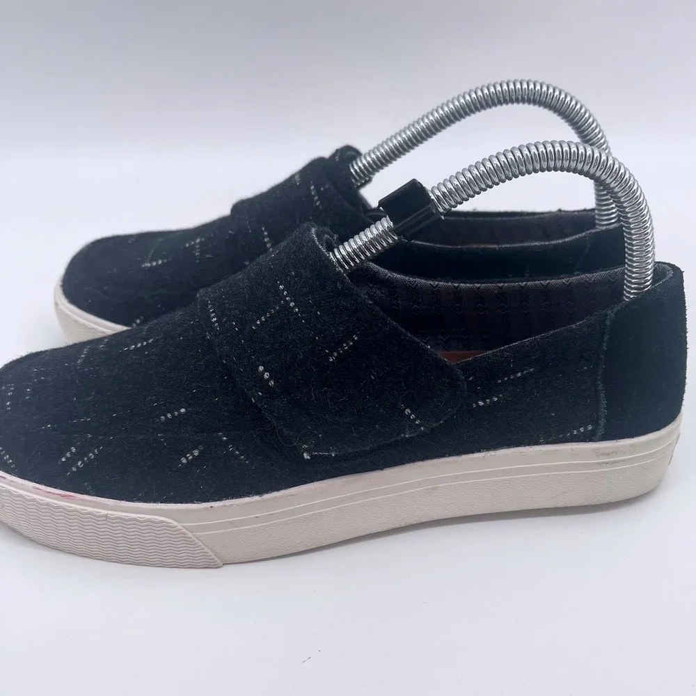 TOMS Women's Black Altair Black‎ Dotted slip-on WM 7.5 - Picture 6 of 7